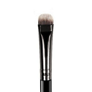 Кисть косметическая LUXVISAGE № 4 для растушевки теней